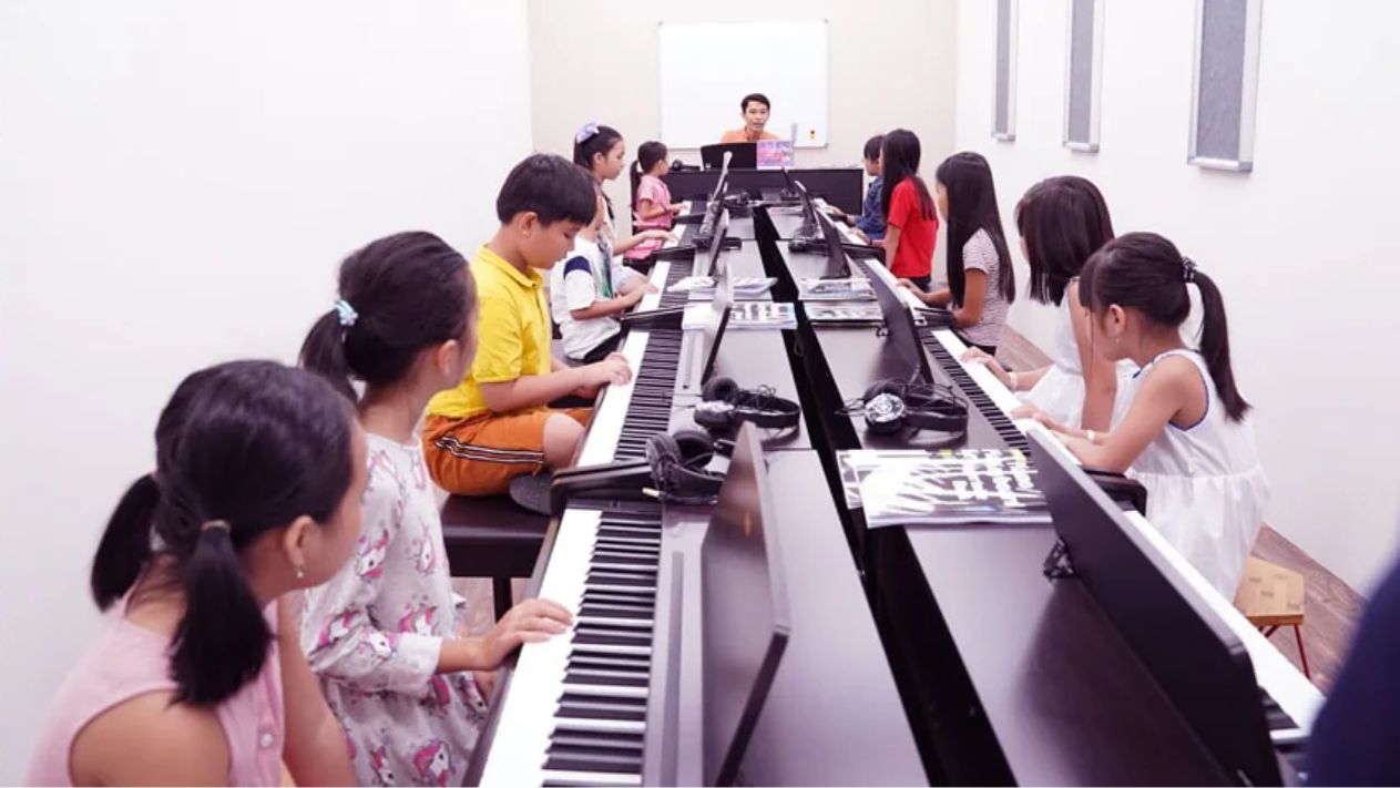 Khóa Học Piano | Lớp học Nhóm (2~6 học viên)